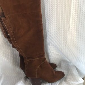 Thigh high boots with zipper